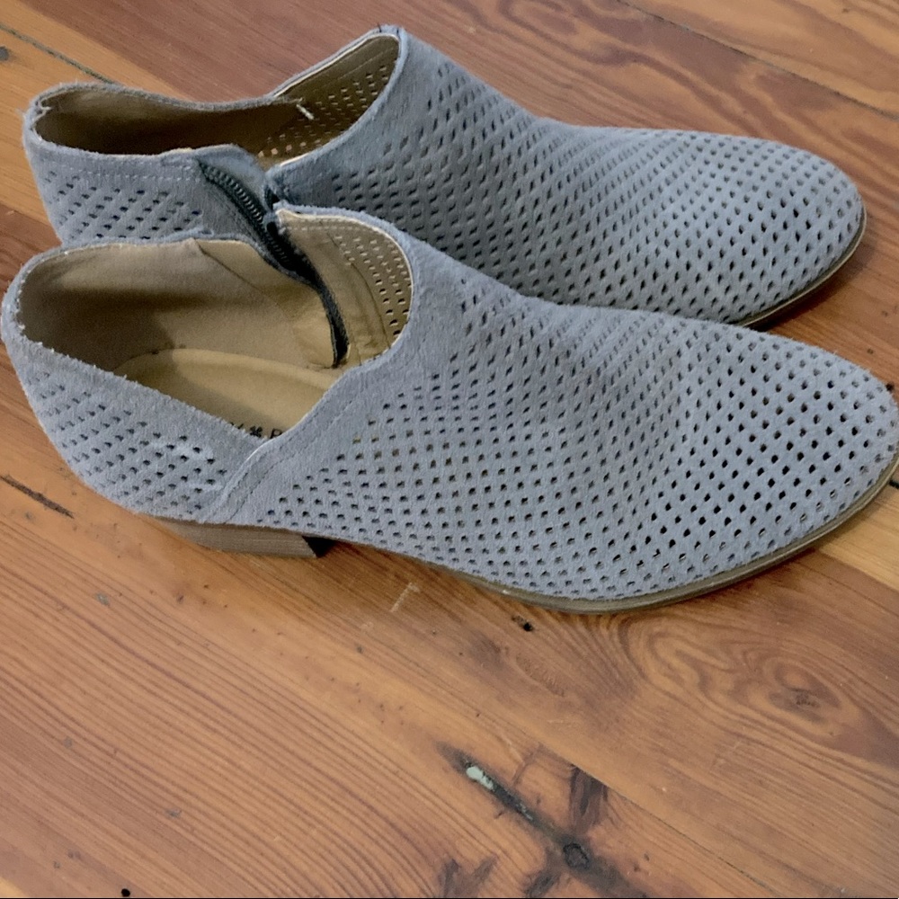 Lucky booties grey size 9